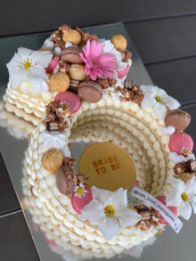 Naked Cake Bride to be