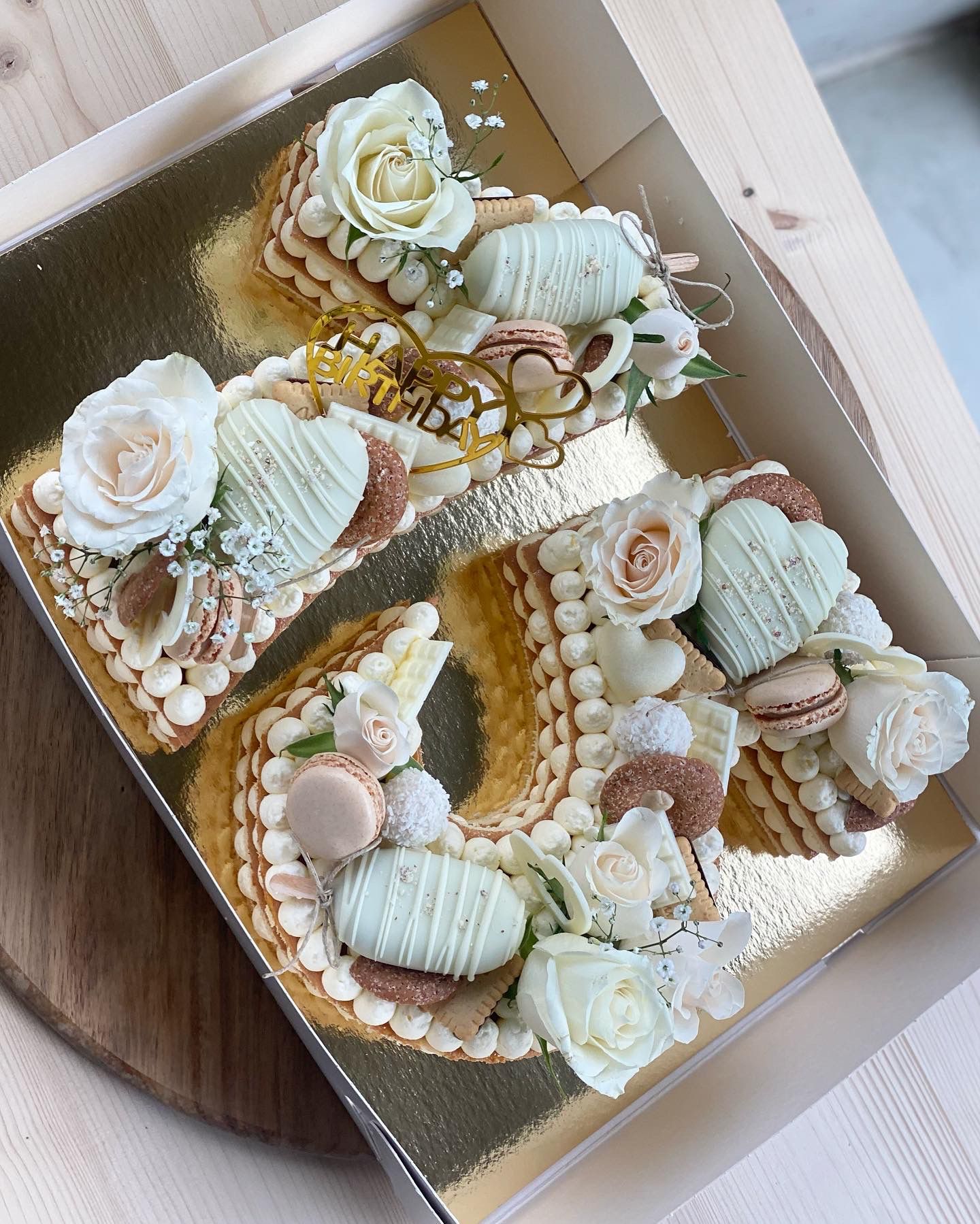 Naked Cake Zahlentorte in weiss
