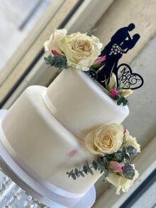 Hochzeitstorte 2-stöckig mit Rosen