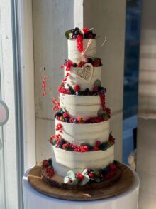 Hochzeitstorte Semi-Naked Cake