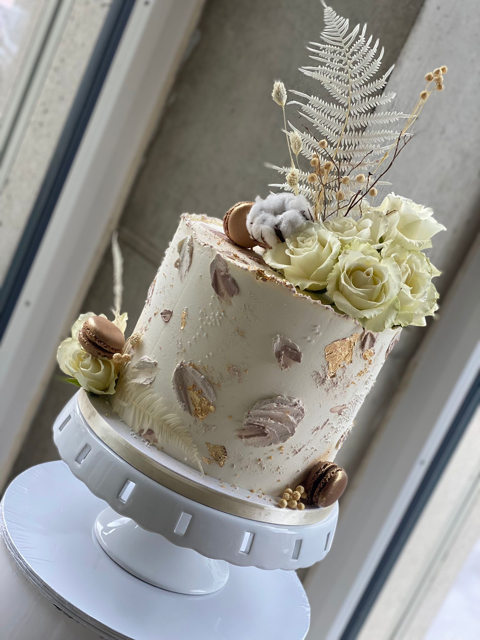 Buttercremetorte mit Rosen