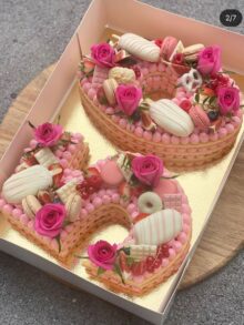 Naked Cake Zahlentorte in Pink
